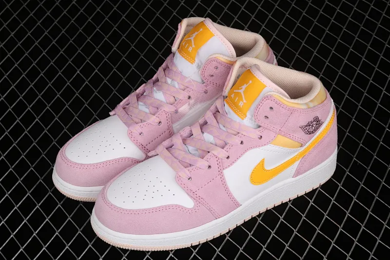 All categories Air Jordan Jordan series basketball shoes Air Jordan 1 Mid G version pure original Air Jordan 1 Mid AJ1 Joe 1 girl powder China basketball shoes DC9517-600